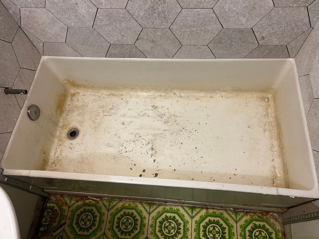 How to Remove Yellow Water Stains from a Bathtub - Fix Tub Fast
