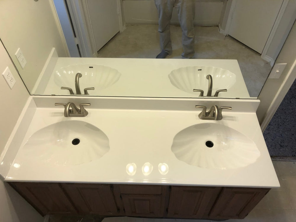 Kitchen or bathroom double bowl sink